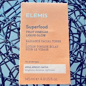 ELEMIS
Superfood
FRUIT VINEGAR
LIQUID GLOW
RADIANCE FACIAL TONER